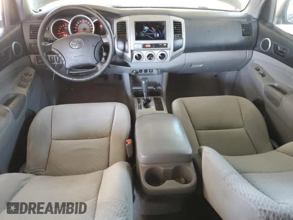 ✅ 2011 Toyota Tacoma • VIN: 5TFJX4GN6BX002466 • Lot: 63339255. Wystawiony na Copart z przebiegiem 175 510 mil. Bezpłatny archiwum sprzedaży aukcyjnych z USA i szczegółowy raport historii pojazdu na DreamBid. Zdjęcie 8.