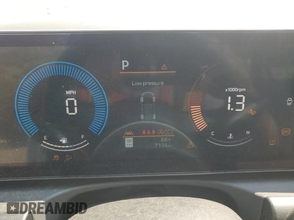 ✅ 2025 Hyundai Tucson SE • VIN: 5NMJACDE4SH454988 • Lot: 69635465. Wystawiony na Copart z przebiegiem 7 114 mil. Bezpłatny archiwum sprzedaży aukcyjnych z USA i szczegółowy raport historii pojazdu na DreamBid. Zdjęcie 9.