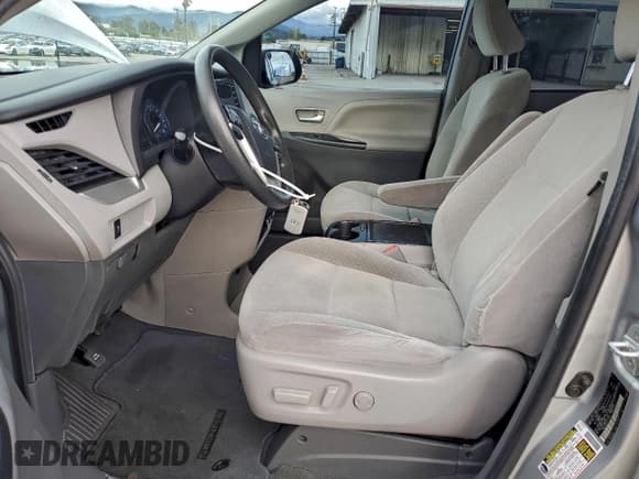 ✅ 2020 Toyota Sienna LE • VIN: 5TDKZ3DC2LS026556 • Lot: 94259625. Listed on Copart with 64,098 mi. Free auction sales archive from the USA and detailed vehicle history report at DreamBid. Image 7.