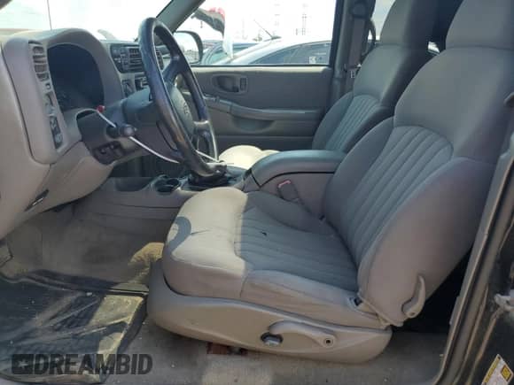 2005 Chevrolet Blazer LS with VIN 1GNCT18X45K101945, listed as a Copart auction lot 62762255 with 160,212 mi miles and Salvage title. Bid and sale history available at DreamBid. Image 7.