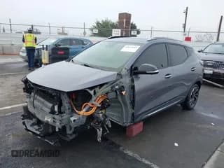 ✅ 2022 Chevrolet Bolt EUV Premier • VIN: 1G1FZ6S05N4109806 • Лот: 43653645. Опубликован ранее на IAAI с пробегом 48 133 миль. Бесплатный доступ к архиву аукционных продаж из США и подробный отчёт об истории автомобиля на DreamBid. Изображение 2.