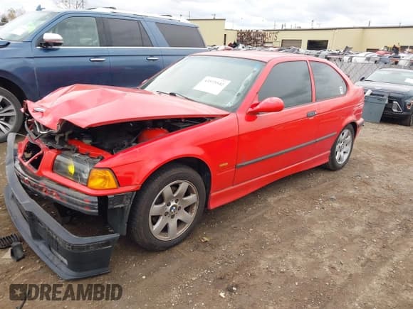 ✅ 1997 BMW 3 Series 318ti • VIN: WBACG7327VAS97619 • Лот: 43575542. Опубликован ранее на IAAI с пробегом 118 389 миль. Бесплатный доступ к архиву аукционных продаж из США и подробный отчёт об истории автомобиля на DreamBid. Изображение 2.