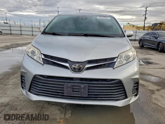 ✅ 2020 Toyota Sienna LE • VIN: 5TDKZ3DC2LS026556 • Lot: 94259625. Listed on Copart with 64,098 mi. Free auction sales archive from the USA and detailed vehicle history report at DreamBid. Image 5.