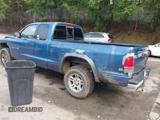 ✅ 2002 Dodge Dakota • VIN: 1B7GG12X62S641705 • Lot: 42435567. Wystawiony na IAAI z przebiegiem 176 930 mil. Bezpłatny archiwum sprzedaży aukcyjnych z USA i szczegółowy raport historii pojazdu na DreamBid. Zdjęcie 3.