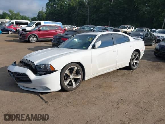 2014 Dodge Charger SXT с VIN 2C3CDXHG9EH230395, выставлен на аукционе IAAI как лот 42750588 с пробегом 152 366 миль миль и . История ставок и продаж доступна на DreamBid. Изображение 17.