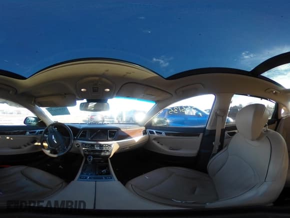 ✅ 2015 Hyundai Genesis 3.8L • VIN: KMHGN4JE1FU015704 • Lot: 41333135. Wystawiony na IAAI z przebiegiem 79 740 mil. Bezpłatny archiwum sprzedaży aukcyjnych z USA i szczegółowy raport historii pojazdu na DreamBid. Zdjęcie 17.