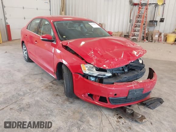 ✅ 2013 Volkswagen Jetta SE • VIN: 3VWDP7AJ8DM293840 • Lot: 42527891. Wystawiony na IAAI z przebiegiem 102 231 mil. Bezpłatny archiwum sprzedaży aukcyjnych z USA i szczegółowy raport historii pojazdu na DreamBid. Zdjęcie 1.