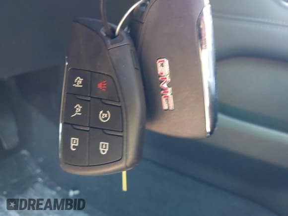 ✅ 2025 GMC Yukon Denali • VIN: 1GKS2DRL7SR358285 • Лот: 43070986. Опубликован ранее на IAAI с пробегом 1 124 миль. Бесплатный доступ к архиву аукционных продаж из США и подробный отчёт об истории автомобиля на DreamBid. Изображение 11.