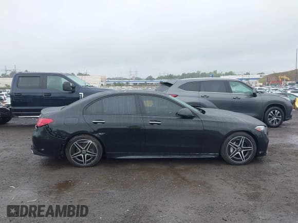 ✅ 2023 Mercedes-Benz C 300 • VIN: W1KAF4HB0PR087636 • Lot: 43035483. Wystawiony na IAAI z przebiegiem 14 288 mil. Bezpłatny archiwum sprzedaży aukcyjnych z USA i szczegółowy raport historii pojazdu na DreamBid. Zdjęcie 13.