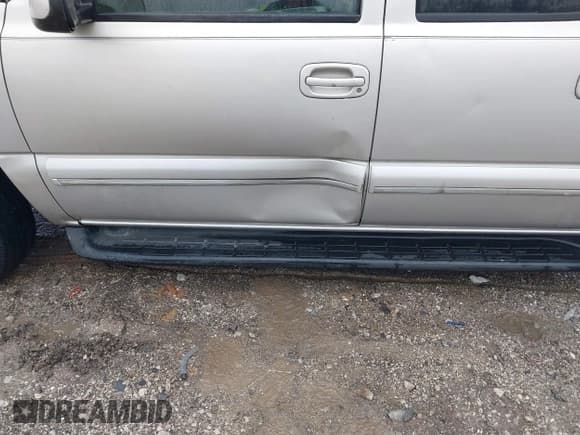 ✅ 2004 Chevrolet Suburban LT • VIN: 1GNEC16Z64J179774 • Лот: 41562209. Опубликован ранее на IAAI с пробегом Не указан. Бесплатный доступ к архиву аукционных продаж из США и подробный отчёт об истории автомобиля на DreamBid. Изображение 6.