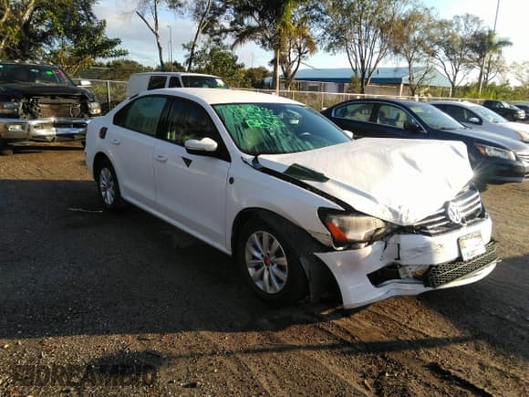 ✅ 2015 Volkswagen Passat Limited Edition • VIN: 1VWAT7A30FC003949 • Lot: 41841694. Listed on IAAI with 136,168 mi. Free auction sales archive from the USA and detailed vehicle history report at DreamBid. Image 1.