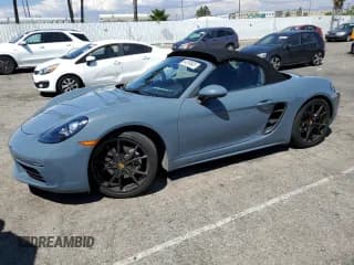 ✅ 2018 Porsche 718 Boxster • VIN: WP0CA2A83JS210673 • Lot: 64289503. Wystawiony na Copart z przebiegiem 43 663 mil. Bezpłatny archiwum sprzedaży aukcyjnych z USA i szczegółowy raport historii pojazdu na DreamBid. Zdjęcie 1.