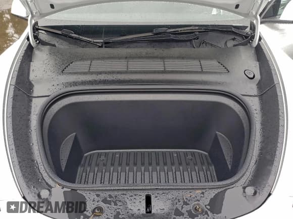 ✅ 2022 Tesla Model Y Performance • VIN: 7SAYGDEF5NF360816 • Lot: 92662265. Listed on Copart with 44,736 mi. Free auction sales archive from the USA and detailed vehicle history report at DreamBid. Image 12.