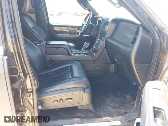 ✅ 2015 Lincoln Navigator • VIN: 5LMJJ3HT8FEJ09361 • Лот: 41962747. Опубликован ранее на IAAI с пробегом 251 312 миль. Бесплатный доступ к архиву аукционных продаж из США и подробный отчёт об истории автомобиля на DreamBid. Изображение 5.