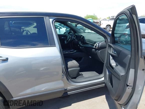 ✅ 2025 Chevrolet Equinox FWD LT • VIN: 3GNAXHEG5SL157833 • Lot: 42979168. Wystawiony na IAAI z przebiegiem 11 502 mil. Bezpłatny archiwum sprzedaży aukcyjnych z USA i szczegółowy raport historii pojazdu na DreamBid. Zdjęcie 5.