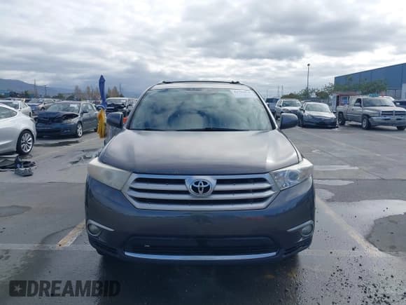 ✅ 2012 Toyota Highlander • VIN: 5TDZK3EH7CS070842 • Lot: 43733173. Wystawiony na IAAI z przebiegiem 149 776 mil. Bezpłatny archiwum sprzedaży aukcyjnych z USA i szczegółowy raport historii pojazdu na DreamBid. Zdjęcie 13.