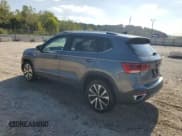 ✅ 2022 Volkswagen Taos SE • VIN: 3VVLX7B21NM013698 • Lot: 84470975. Wystawiony na Copart z przebiegiem 56 233 mil. Bezpłatny archiwum sprzedaży aukcyjnych z USA i szczegółowy raport historii pojazdu na DreamBid. Zdjęcie 2.