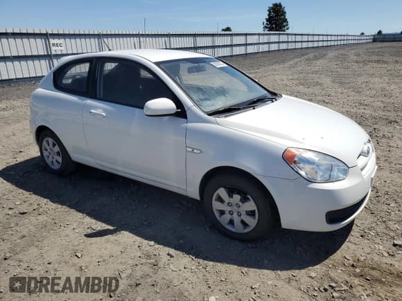 ✅ 2010 Hyundai Accent GS • VIN: KMHCM3AC9AU181150 • Лот: 58590035. Опубликован ранее на Copart с пробегом 131 192 миль. Бесплатный доступ к архиву аукционных продаж из США и подробный отчёт об истории автомобиля на DreamBid. Изображение 4.