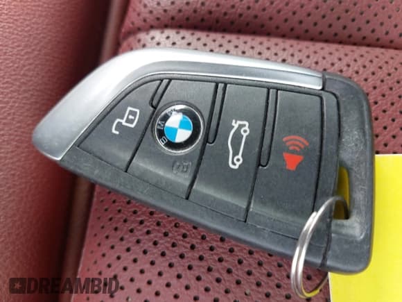 ✅ 2022 BMW 3 Series 330i • VIN: 3MW5R1J09N8C29531 • Lot: 43074092. Wystawiony na IAAI z przebiegiem 39 427 mil. Bezpłatny archiwum sprzedaży aukcyjnych z USA i szczegółowy raport historii pojazdu na DreamBid. Zdjęcie 11.