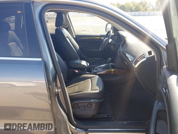 ✅ 2012 Audi Q5 Premium Plus • VIN: WA1LFAFP6CA072187 • Lot: 43366004. Wystawiony na IAAI z przebiegiem 127 913 mil. Bezpłatny archiwum sprzedaży aukcyjnych z USA i szczegółowy raport historii pojazdu na DreamBid. Zdjęcie 5.