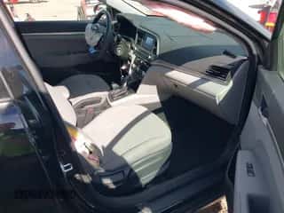 2020 Hyundai Elantra SE z VIN 5NPD74LF6LH596193, wystawiony jako IAAI lot #43475640 z przebiegiem 31 933 mil mil oraz . Historia ofert i sprzedaży dostępna na DreamBid. Obrazek 5.