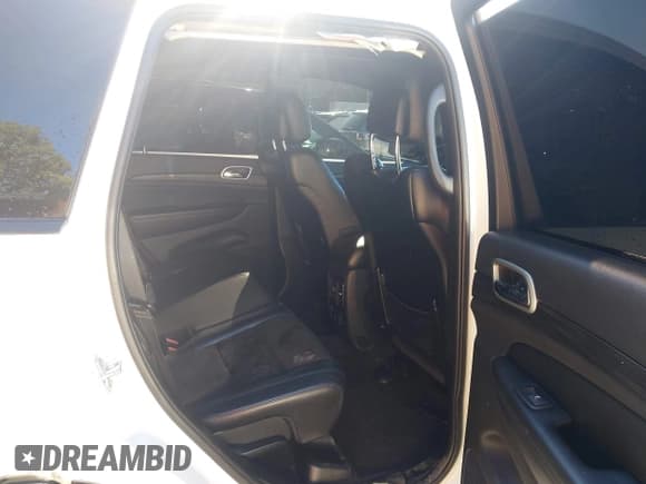 ✅ 2019 Jeep Grand Cherokee Upland • VIN: 1C4RJFAG4KC568014 • Lot: 43462908. Listed on IAAI with 77,727 mi. Free auction sales archive from the USA and detailed vehicle history report at DreamBid. Image 8.