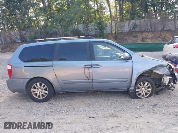 ✅ 2007 Kia Sedona LX • VIN: KNDMB233776172613 • Lot: 42902210. Wystawiony na IAAI z przebiegiem 164 307 mil. Bezpłatny archiwum sprzedaży aukcyjnych z USA i szczegółowy raport historii pojazdu na DreamBid. Zdjęcie 14.