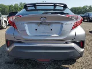 ✅ 2020 Toyota C-HR LE • VIN: NMTKHMBX8LR104139 • Лот: 63593265. Опубликован ранее на Copart с пробегом 97 886 миль. Бесплатный доступ к архиву аукционных продаж из США и подробный отчёт об истории автомобиля на DreamBid. Изображение 6.