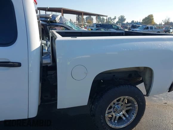 ✅ 2008 Chevrolet Silverado 1500 LS • VIN: 2GCEC13C281194197 • Lot: 43461825. Listed on IAAI with 235,853 mi. Free auction sales archive from the USA and detailed vehicle history report at DreamBid. Image 18.