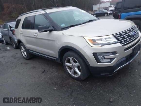 ✅ 2017 Ford Explorer XLT • VIN: 1FM5K8D83HGC77836 • Lot: 43616160. Wystawiony na IAAI z przebiegiem 111 884 mil. Bezpłatny archiwum sprzedaży aukcyjnych z USA i szczegółowy raport historii pojazdu na DreamBid. Zdjęcie 1.