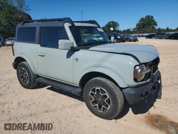 ✅ 2021 Ford Bronco Outer Banks • VIN: 1FMDE5CH6MLA60933 • Lot: 82480965. Listed on Copart with 36,928 mi. Free auction sales archive from the USA and detailed vehicle history report at DreamBid. Image 4.