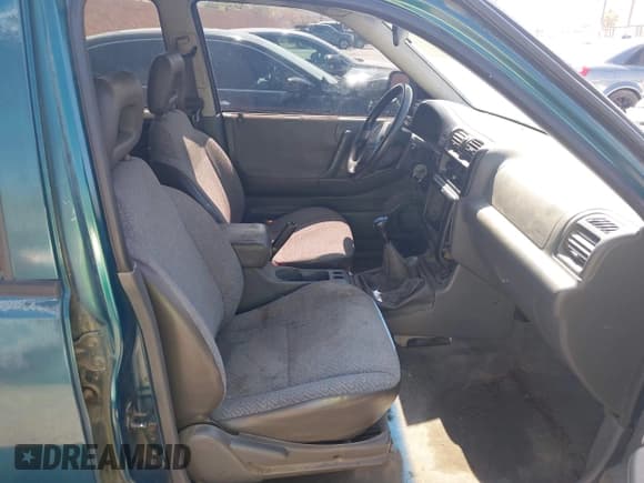 ✅ 1998 Isuzu Rodeo S • VIN: 4S2CM58W8W4328196 • Lot: 42323556. Wystawiony na IAAI z przebiegiem 272 915 mil. Bezpłatny archiwum sprzedaży aukcyjnych z USA i szczegółowy raport historii pojazdu na DreamBid. Zdjęcie 5.