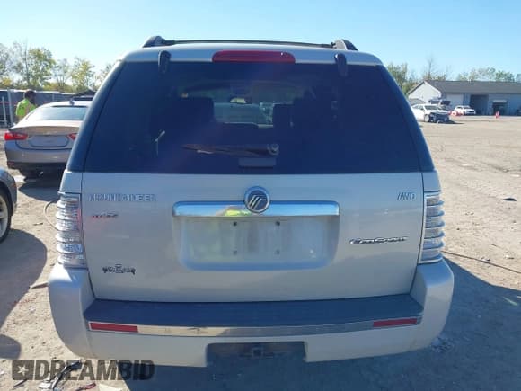 ✅ 2006 Mercury Mountaineer Luxury • VIN: 4M2EU47E06ZJ00536 • Lot: 43331923. Wystawiony na IAAI z przebiegiem 193 637 mil. Bezpłatny archiwum sprzedaży aukcyjnych z USA i szczegółowy raport historii pojazdu na DreamBid. Zdjęcie 16.