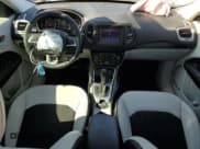 ✅ 2019 Jeep Compass Latitude • VIN: 3C4NJCBB9KT636408 • Lot: 44163665. Wystawiony na Copart z przebiegiem 22 876 mil. Bezpłatny archiwum sprzedaży aukcyjnych z USA i szczegółowy raport historii pojazdu na DreamBid. Zdjęcie 8.