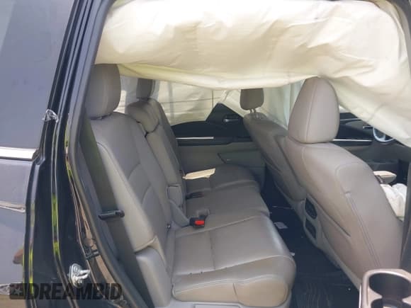 ✅ 2017 Honda Pilot EX-L • VIN: 5FNYF5H50HB018073 • Lot: 42417778. Listed on IAAI with 60,784 mi. Free auction sales archive from the USA and detailed vehicle history report at DreamBid. Image 8.