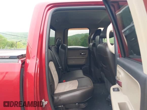 ✅ 2010 Dodge 1500 TRX • VIN: 1D7RV1GT4AS133726 • Lot: 42279403. Wystawiony na IAAI z przebiegiem 163 870 mil. Bezpłatny archiwum sprzedaży aukcyjnych z USA i szczegółowy raport historii pojazdu na DreamBid. Zdjęcie 8.