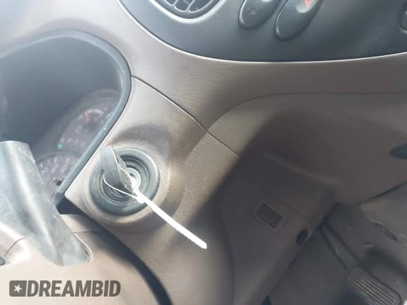 ✅ 2002 Toyota Sequoia SR5 • VIN: 5TDZT34A52S128205 • Lot: 43780619. Listed on IAAI with 270,701 mi. Free auction sales archive from the USA and detailed vehicle history report at DreamBid. Image 11.