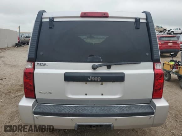 ✅ 2006 Jeep Commander • VIN: 1J8HG48KX6C195536 • Лот: 66568924. Опубликован ранее на Copart с пробегом 159 255 миль. Бесплатный доступ к архиву аукционных продаж из США и подробный отчёт об истории автомобиля на DreamBid. Изображение 6.