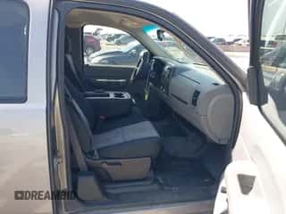 2008 Chevrolet Silverado 1500 1LT z VIN 2GCEC19C181243297, wystawiony jako IAAI lot #42698714 z przebiegiem 227 126 mil mil oraz . Historia ofert i sprzedaży dostępna na DreamBid. Obrazek 5.