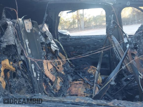 ✅ 2017 Volvo XC90 R-Design • VIN: YV4A22PM0H1122606 • Лот: 43464510. Опубликован ранее на IAAI с пробегом Не указан. Бесплатный доступ к архиву аукционных продаж из США и подробный отчёт об истории автомобиля на DreamBid. Изображение 8.