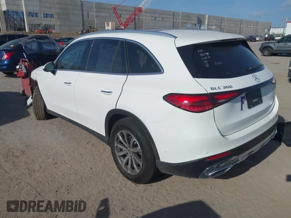 ✅ 2025 Mercedes-Benz GLC 300 • VIN: W1NKM4GB3SF320370 • Lot: 42622649. Wystawiony na IAAI z przebiegiem 1 787 mil. Bezpłatny archiwum sprzedaży aukcyjnych z USA i szczegółowy raport historii pojazdu na DreamBid. Zdjęcie 3.