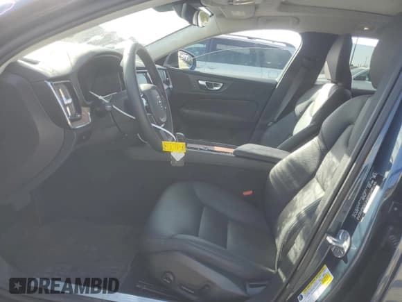 ✅ 2024 Volvo V60 Plus • VIN: YV4L12WY1R2137899 • Lot: 77165464. Wystawiony na Copart z przebiegiem 4 457 mil. Bezpłatny archiwum sprzedaży aukcyjnych z USA i szczegółowy raport historii pojazdu na DreamBid. Zdjęcie 7.