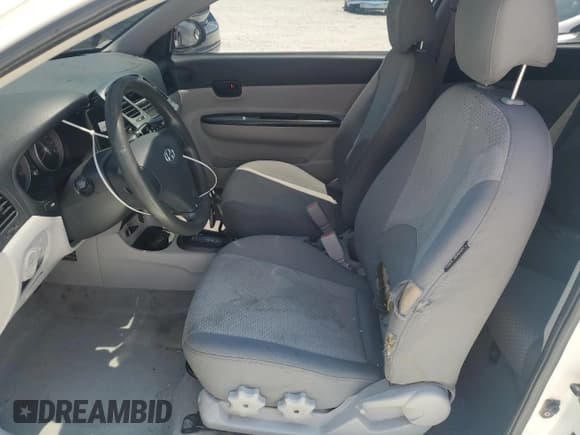 ✅ 2007 Hyundai Accent GS • VIN: KMHCM36C17U042373 • Лот: 56184665. Опубликован ранее на Copart с пробегом 191 637 миль. Бесплатный доступ к архиву аукционных продаж из США и подробный отчёт об истории автомобиля на DreamBid. Изображение 7.