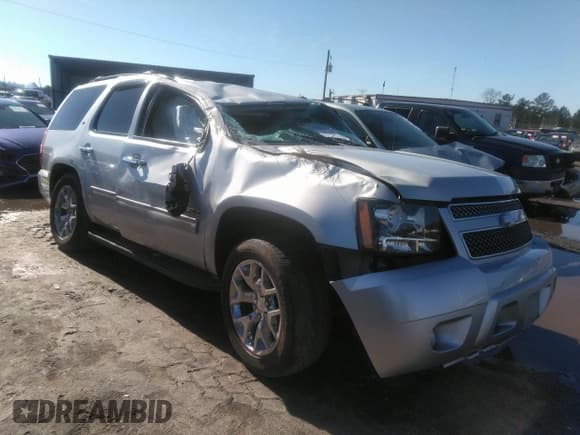 ✅ 2014 Chevrolet Tahoe LT • VIN: 1GNSCBE05ER127728 • Lot: 36644243. Wystawiony na IAAI z przebiegiem 247 974 mil. Bezpłatny archiwum sprzedaży aukcyjnych z USA i szczegółowy raport historii pojazdu na DreamBid. Zdjęcie 1.