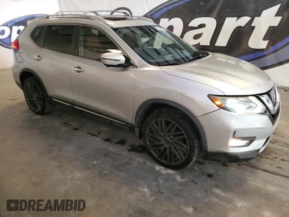 ✅ 2017 Nissan Rogue SL • VIN: JN8AT2MV9HW026364 • Лот: 84241415. Опубликован ранее на Copart с пробегом 135 984 миль. Бесплатный доступ к архиву аукционных продаж из США и подробный отчёт об истории автомобиля на DreamBid. Изображение 4.