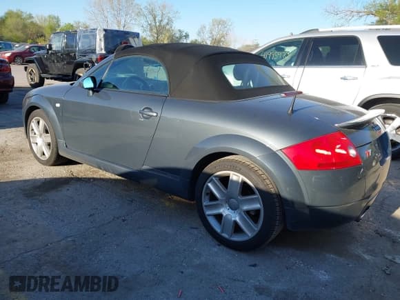 ✅ 2003 Audi TT • VIN: TRUTC28N831005984 • Lot: 42025251. Listed on IAAI with Not provided. Free auction sales archive from the USA and detailed vehicle history report at DreamBid. Image 3.