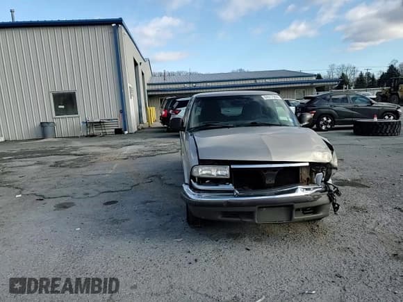 ✅ 1998 Chevrolet S-10 LS • VIN: 1GCCS19X6W8153845 • Лот: 84517964. Опубликован ранее на Copart с пробегом 83 346 миль. Бесплатный доступ к архиву аукционных продаж из США и подробный отчёт об истории автомобиля на DreamBid. Изображение 11.