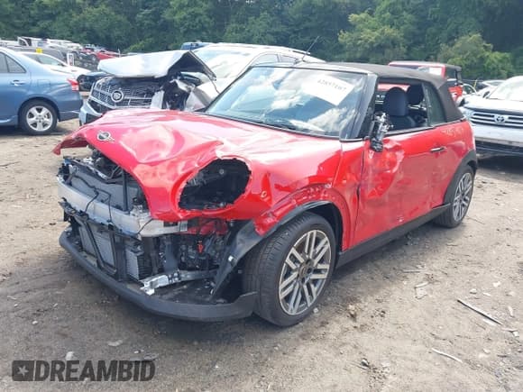 ✅ 2025 MINI Convertible Cooper S • VIN: WMW23GX03S2X38412 • Лот: 42857107. Опубликован ранее на IAAI с пробегом 18 миль. Бесплатный доступ к архиву аукционных продаж из США и подробный отчёт об истории автомобиля на DreamBid. Изображение 2.