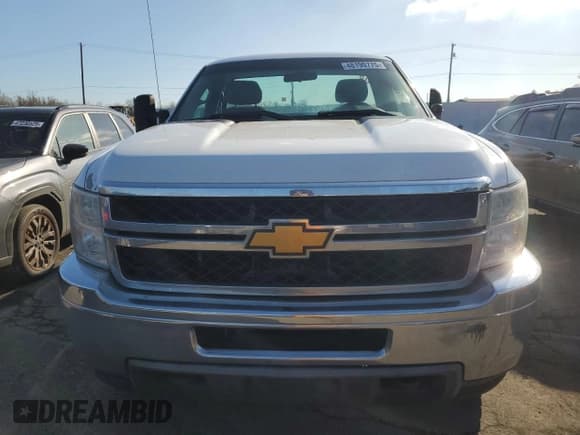 ✅ 2014 Chevrolet Silverado 2500HD Work Truck • VIN: 1GC0CVCG7EF123781 • Lot: 48190775. Wystawiony na Copart z przebiegiem 255 478 mil. Bezpłatny archiwum sprzedaży aukcyjnych z USA i szczegółowy raport historii pojazdu na DreamBid. Zdjęcie 5.
