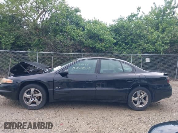 ✅ 2002 Pontiac Bonneville SLE • VIN: 1G2HY54KX24177224 • Lot: 42268134. Wystawiony na IAAI z przebiegiem 107 935 mil. Bezpłatny archiwum sprzedaży aukcyjnych z USA i szczegółowy raport historii pojazdu na DreamBid. Zdjęcie 15.